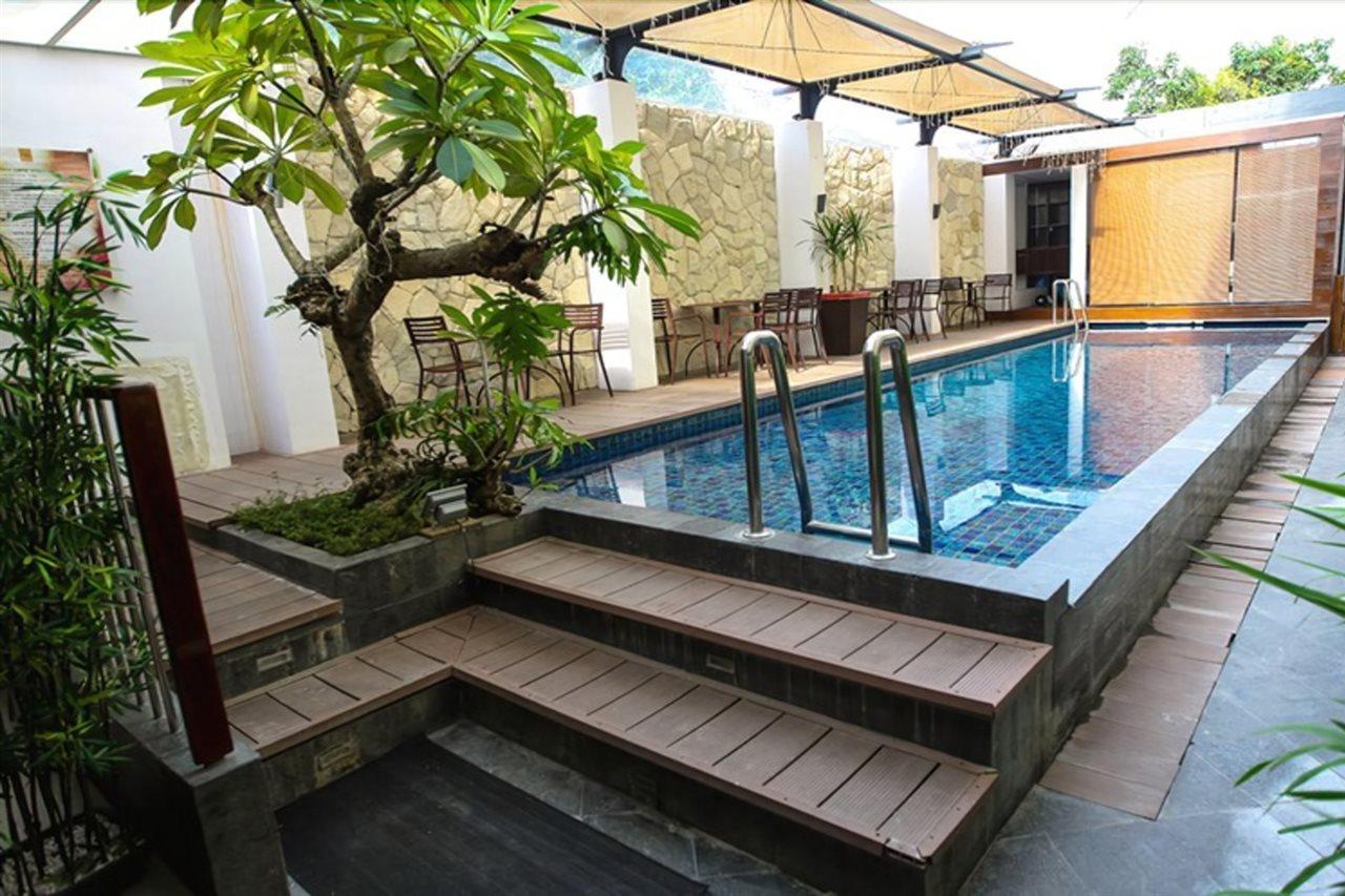 Favor Hotel Makassar Buitenkant foto