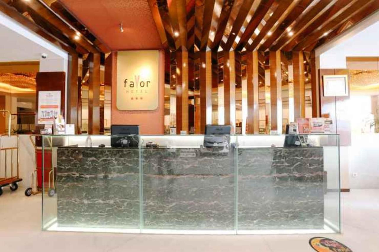 Favor Hotel Makassar Buitenkant foto