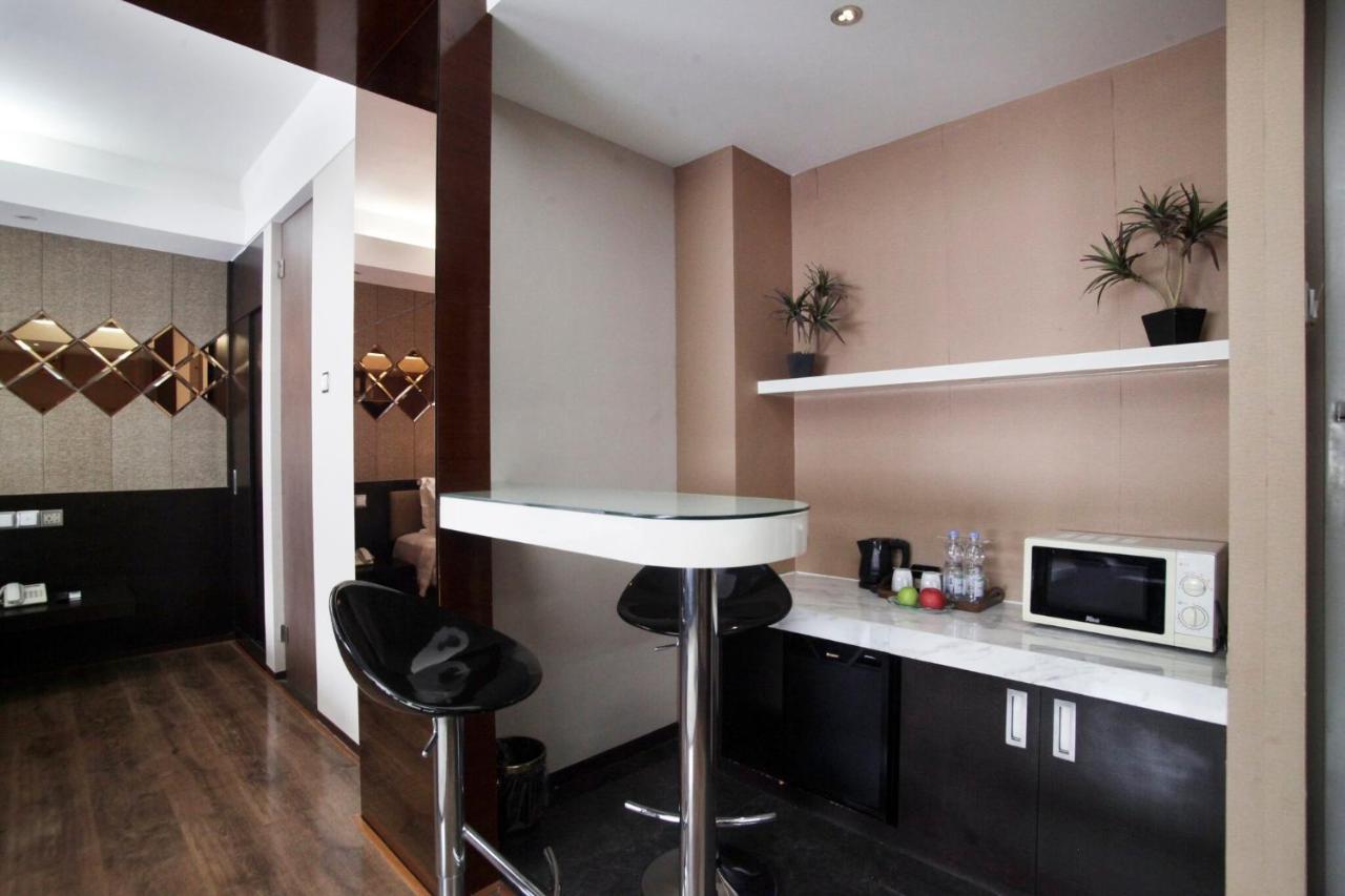 Favor Hotel Makassar Buitenkant foto