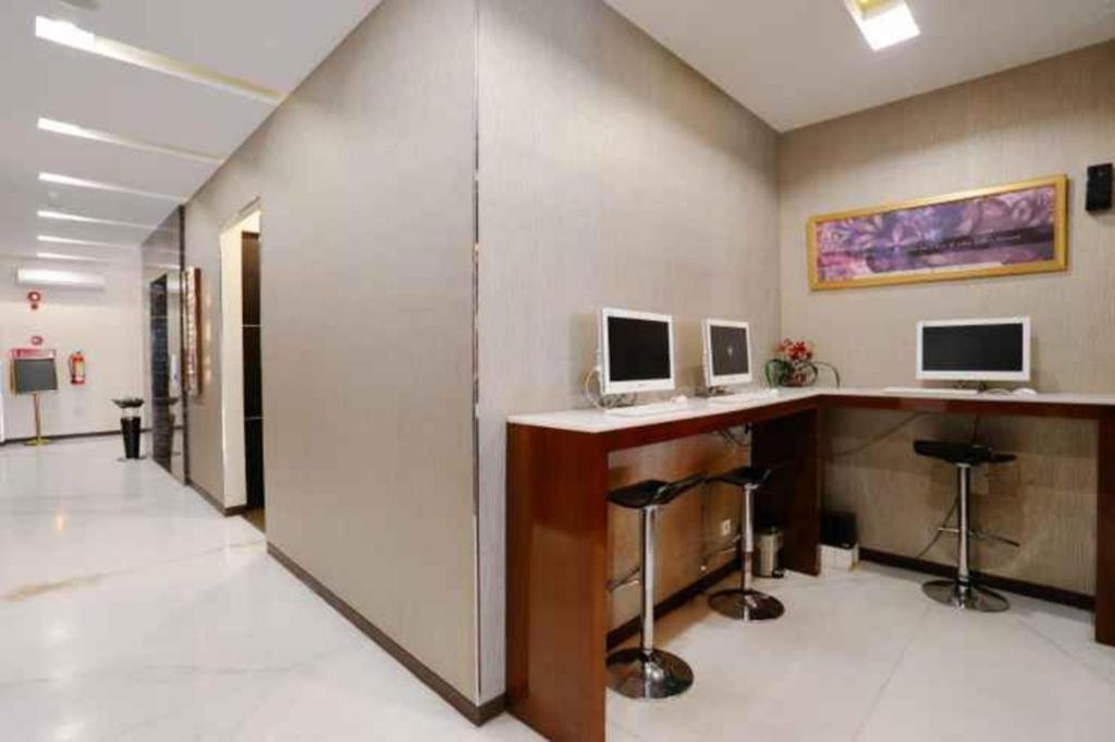 Favor Hotel Makassar Buitenkant foto