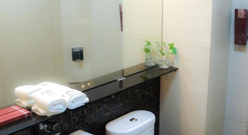 Favor Hotel Makassar Buitenkant foto