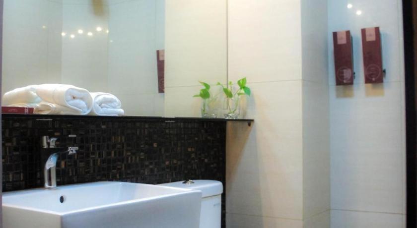 Favor Hotel Makassar Buitenkant foto