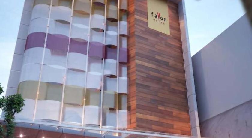 Favor Hotel Makassar Buitenkant foto
