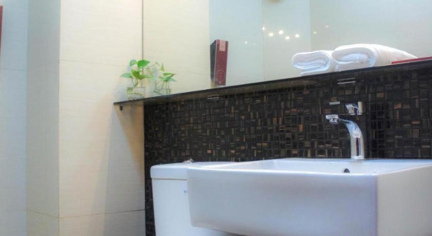 Favor Hotel Makassar Buitenkant foto