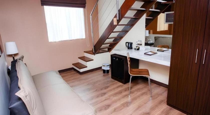 Favor Hotel Makassar Buitenkant foto