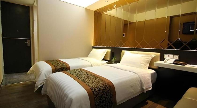 Favor Hotel Makassar Buitenkant foto