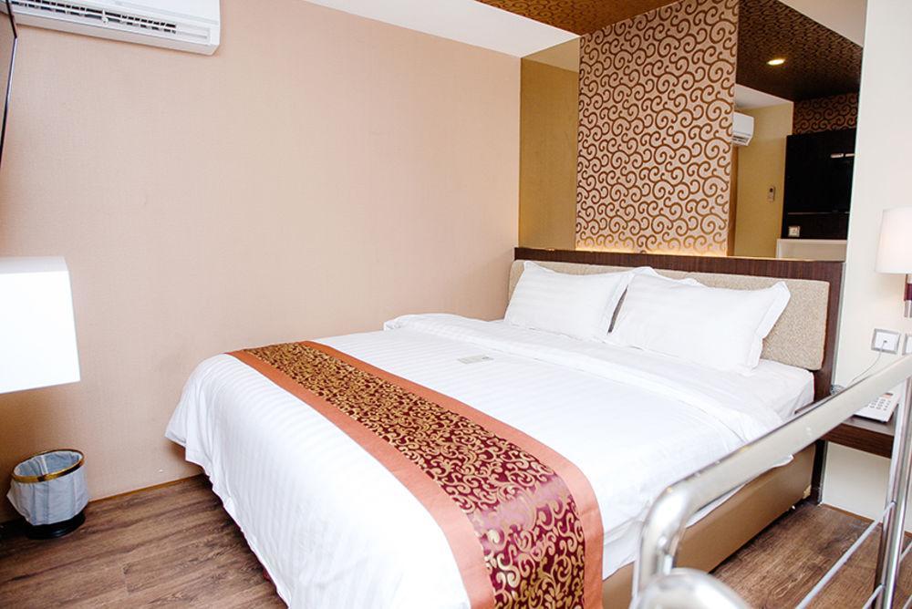 Favor Hotel Makassar Buitenkant foto
