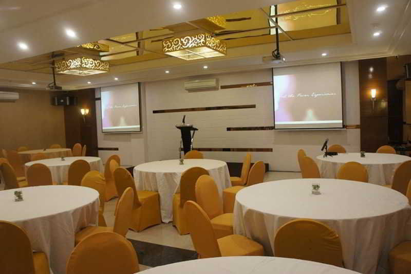 Favor Hotel Makassar Buitenkant foto