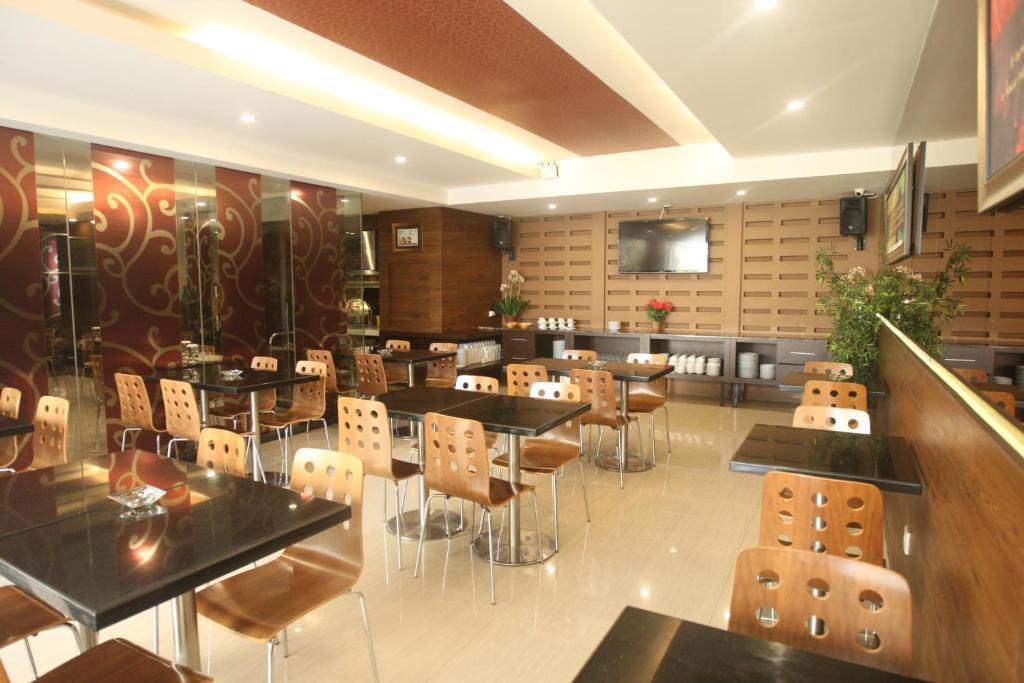 Favor Hotel Makassar Buitenkant foto